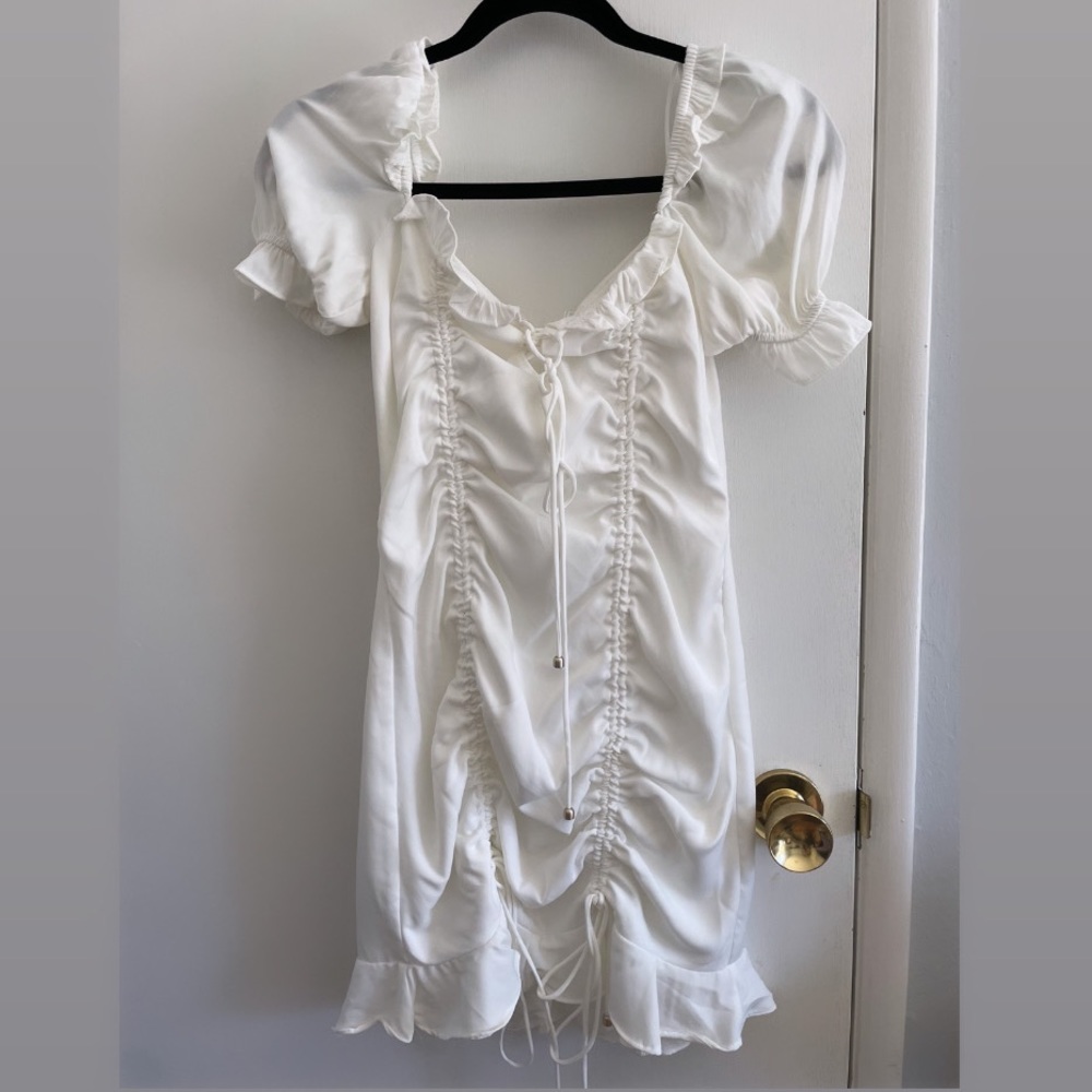 White puff sleeve dress